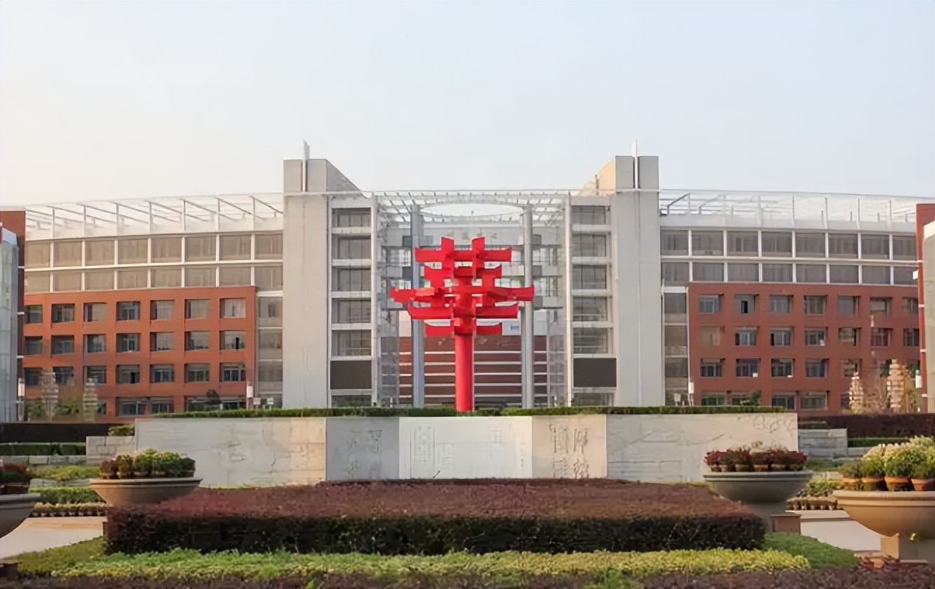 全国百强高中名单发布，雅礼中学入围前五，衡水中学无缘榜首