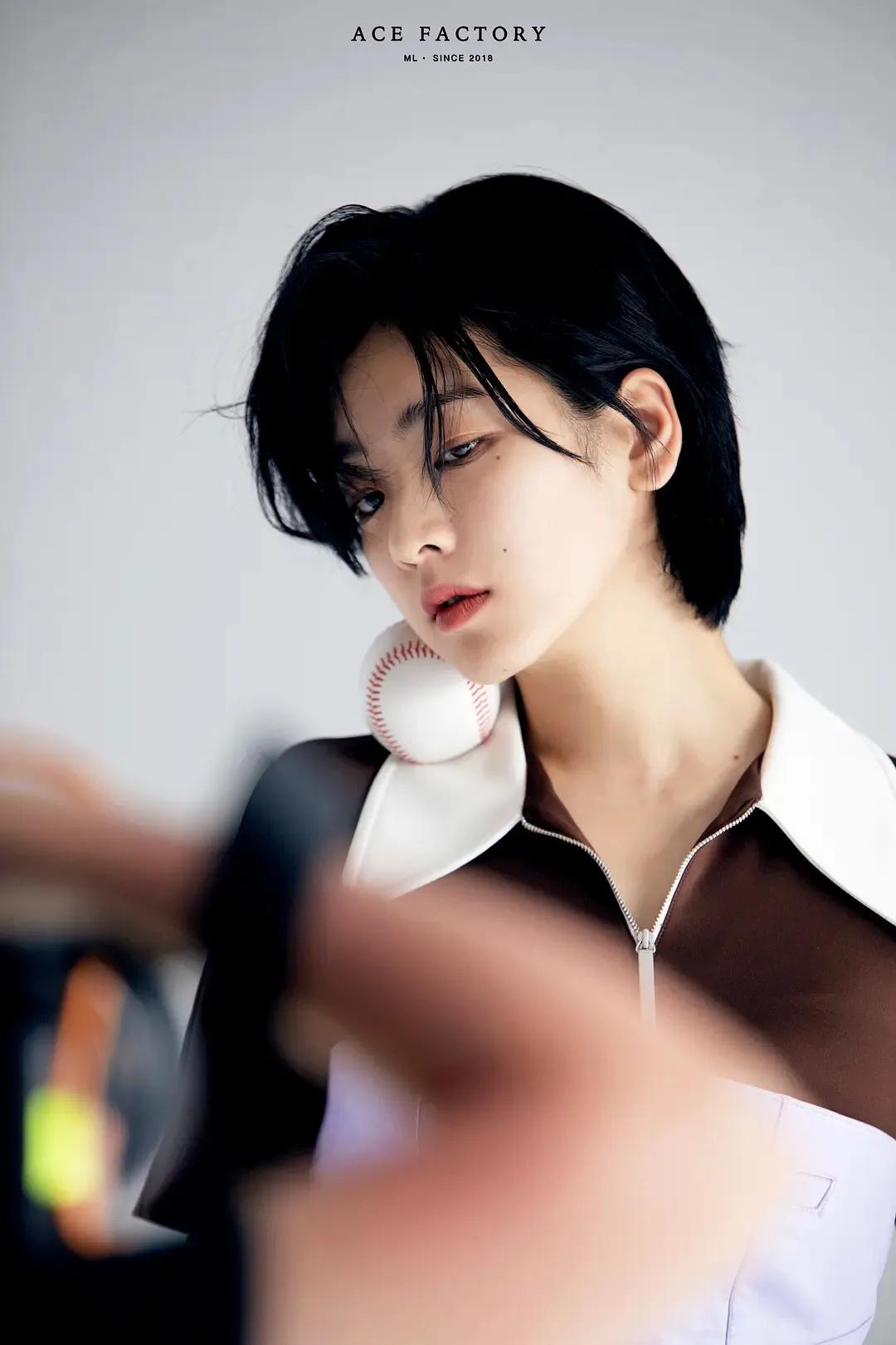 李珠英的长相无外乎如此了.