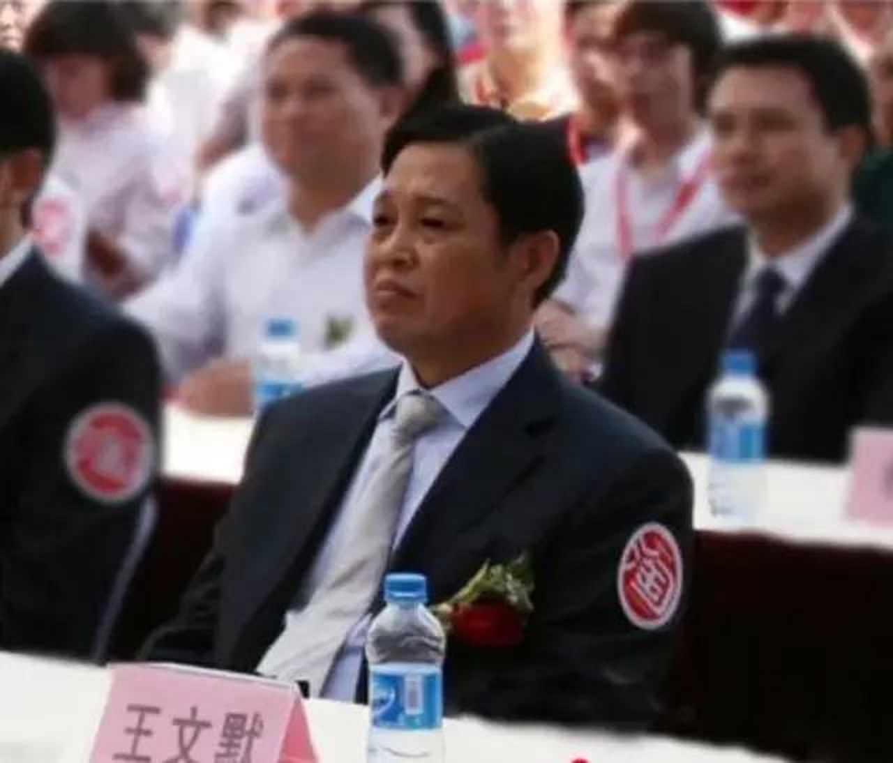 晋江13位百亿富豪：财富总额超3000亿，丁氏兄弟领衔，蔡氏占5席