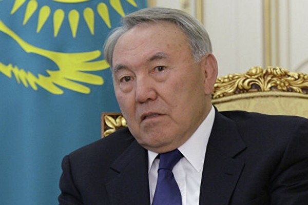 哈萨克斯坦总统似乎已经改变了人们，总是很低。这次是非常不同的。