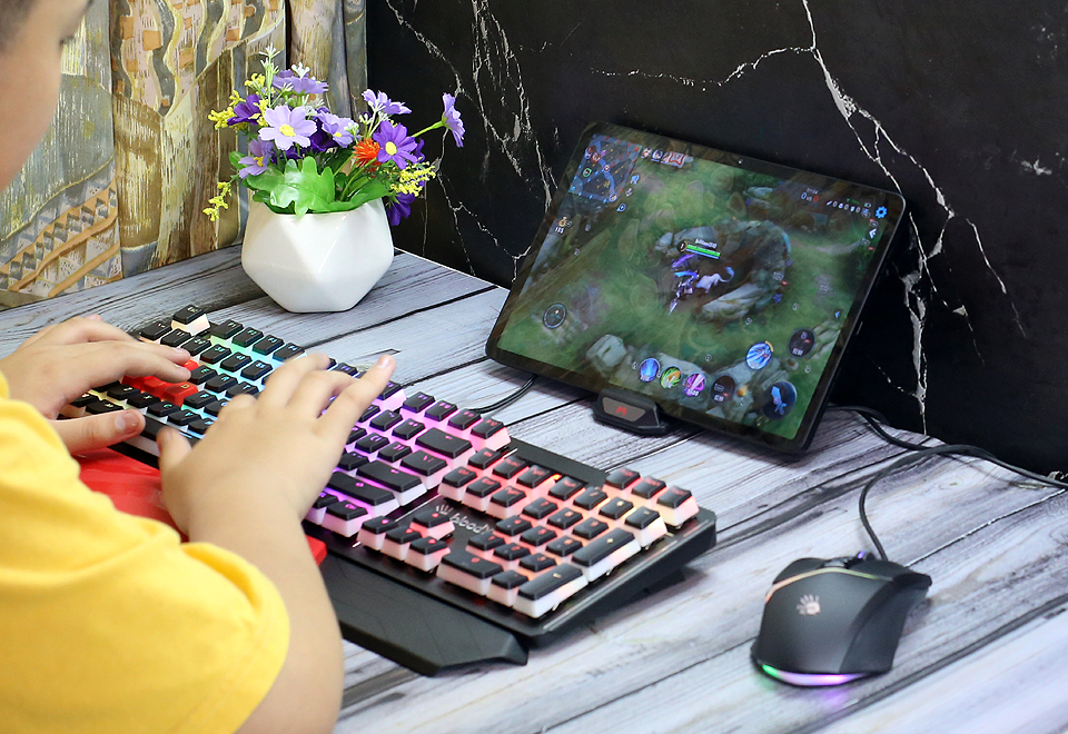 操控快人一步，无缝连接键鼠，北通千机匣助力手游轻松获胜