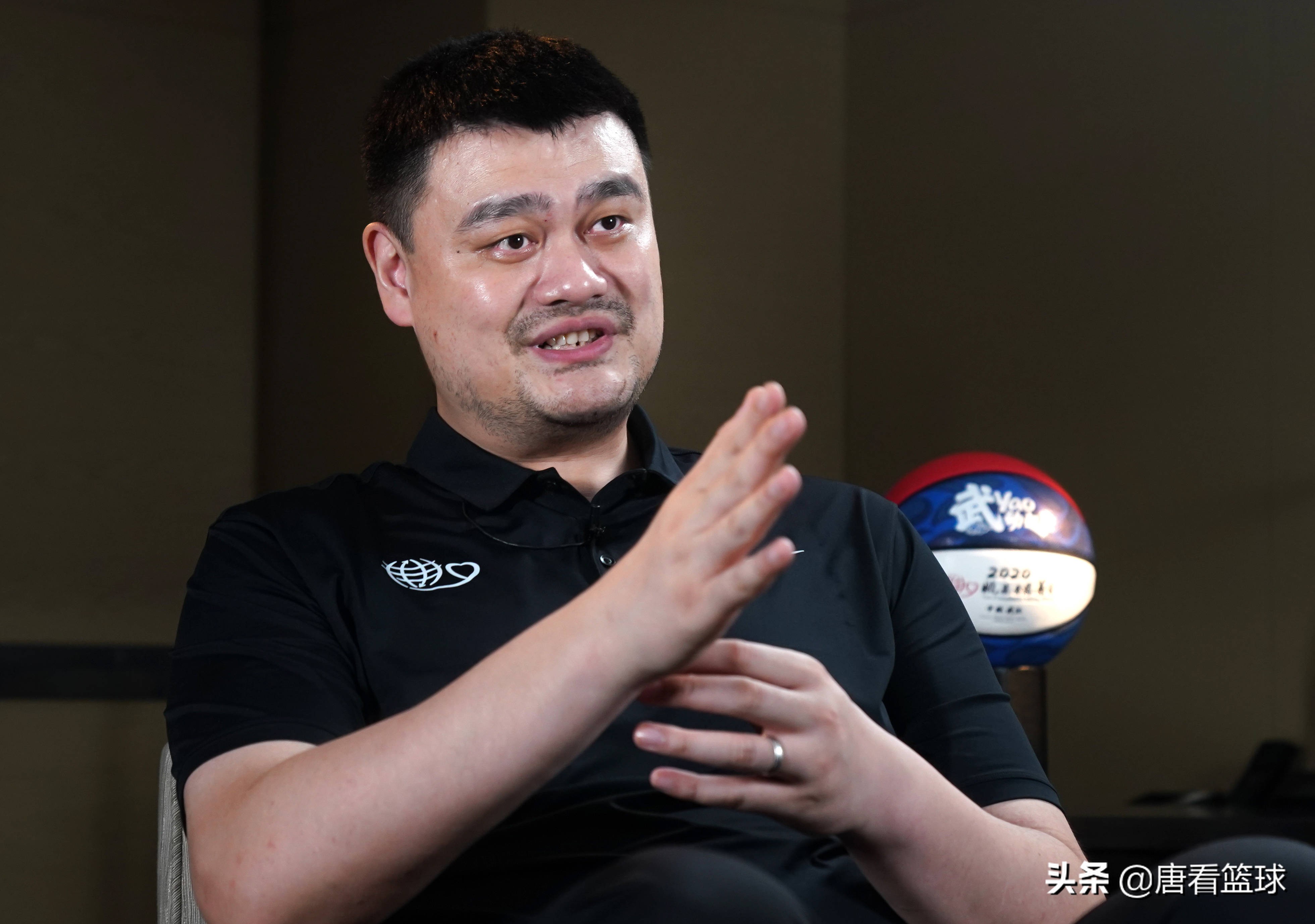 41岁妻子叶莉,公开承认,球迷:国籍再成焦点