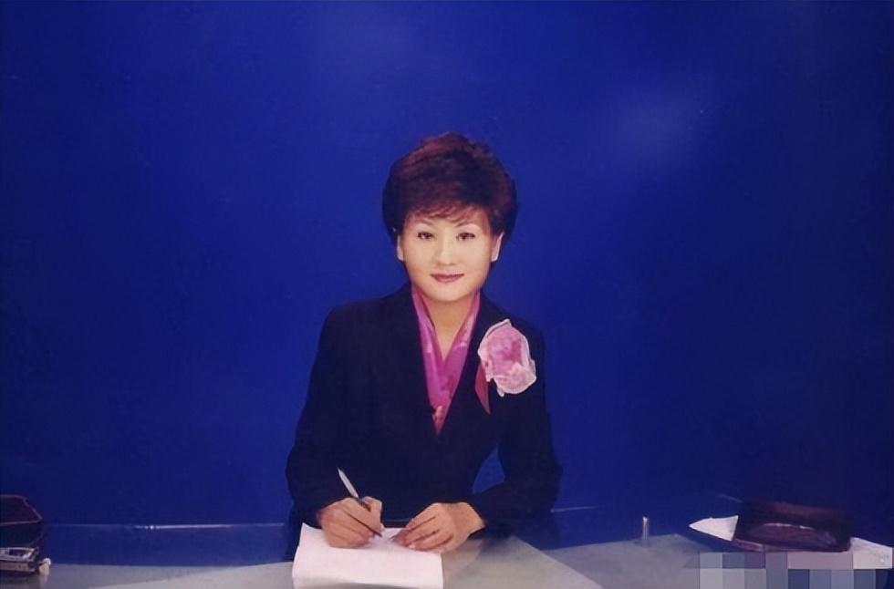 放弃央视“铁饭碗”，主持人半路转行，这5位明星如今后悔了吗？