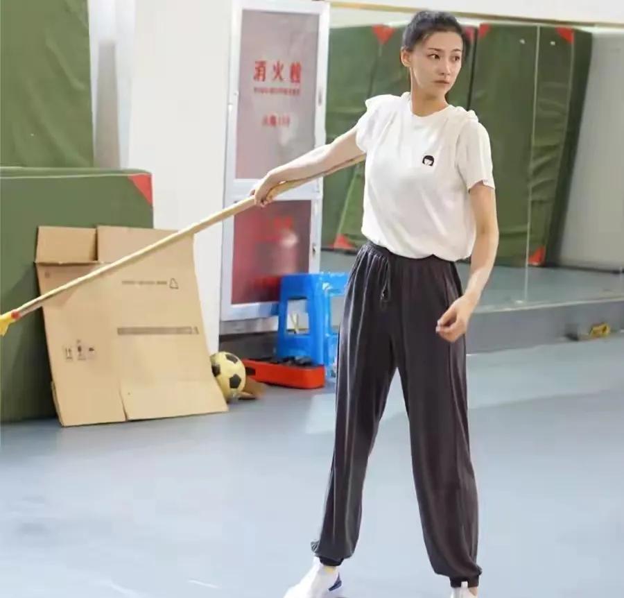 谁说女星素颜定翻车？这5位，不用化妆，素颜照常养眼，美如仙女