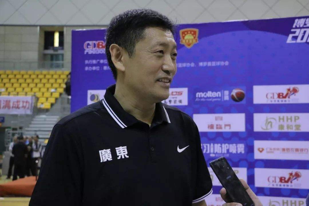 王怀玉曾经也是广东队的一名球员,但是他效力广东宏远队的时间比较短