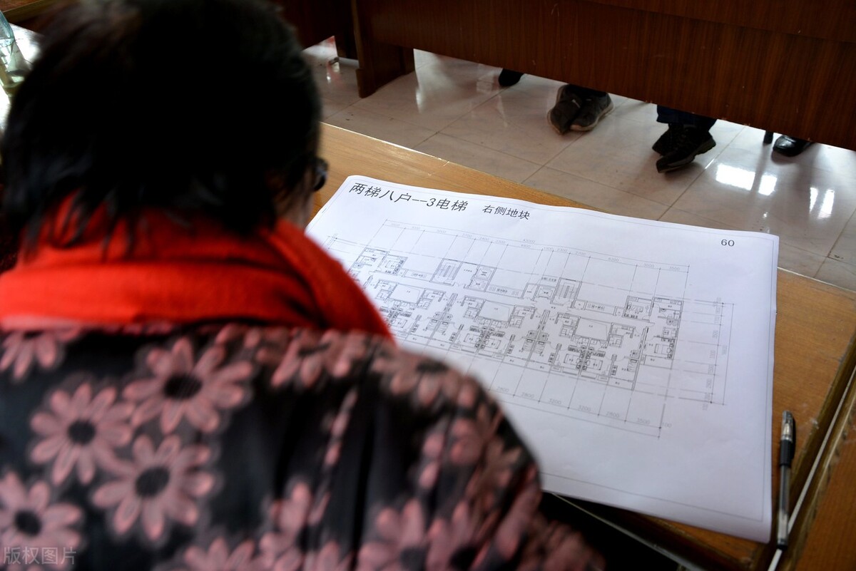 隐瞒遗嘱争抢房产，义女怒告叔叔，法院：财产归义女所有