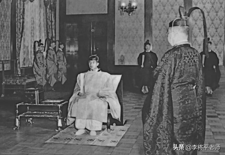 以倭代华！毒教材未完，电视剧又来，某剧全员穿定制日本服