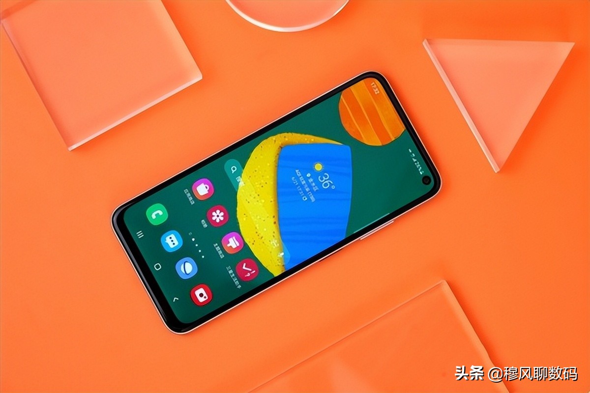 三星Galaxy F52：从1999跌至1299，降700只为增销量
