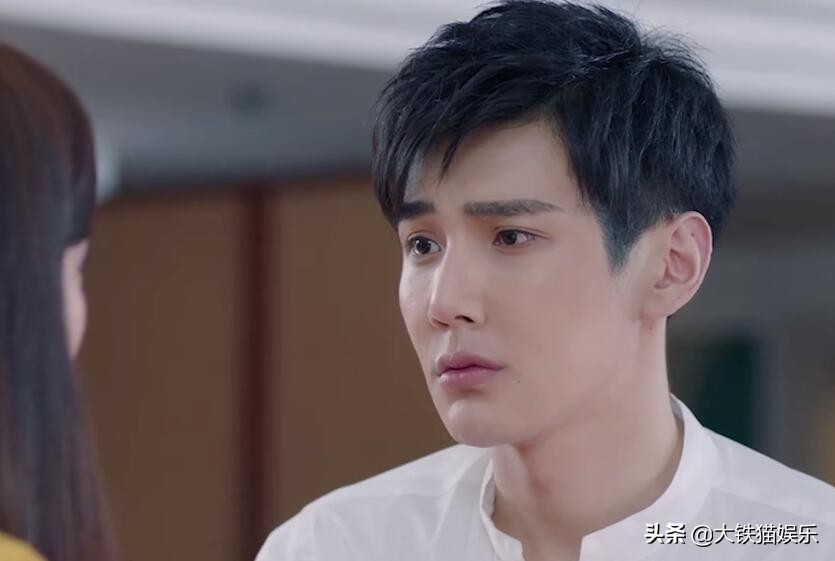 相貌平平却一直演男主的8位男星，扮酷耍帅演霸总，谁最让人尴尬