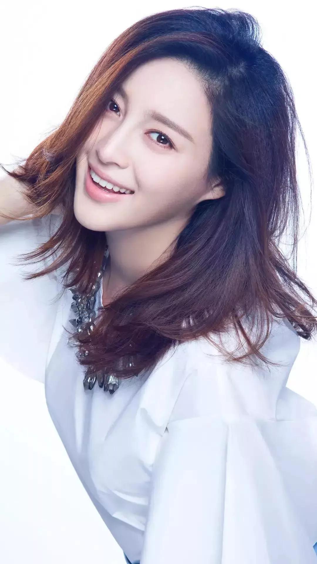 请欣赏50位明星的甜美微笑