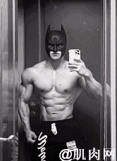 90后健身模特，胸肌饱满结实，塑造的肌肉蝙蝠侠太吸睛了吧