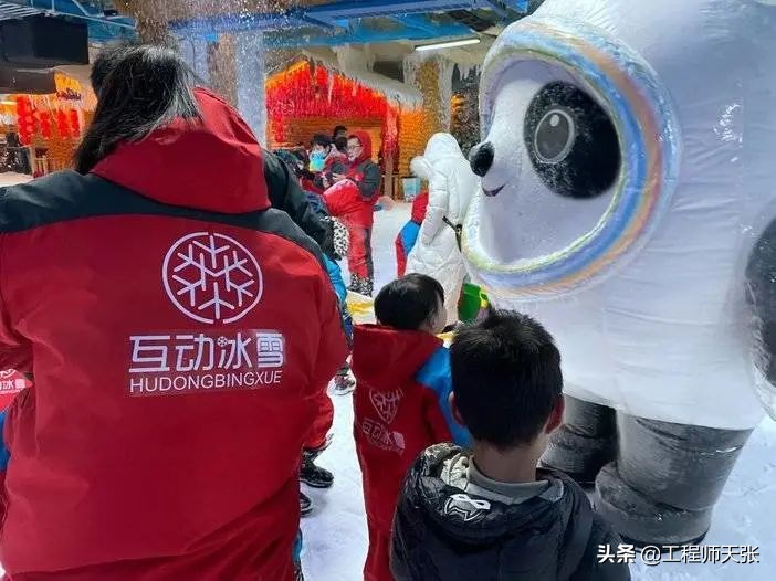 突发，杭州冰雪大世界火灾！室内冰雪活动场所也能着火，怎样逃生