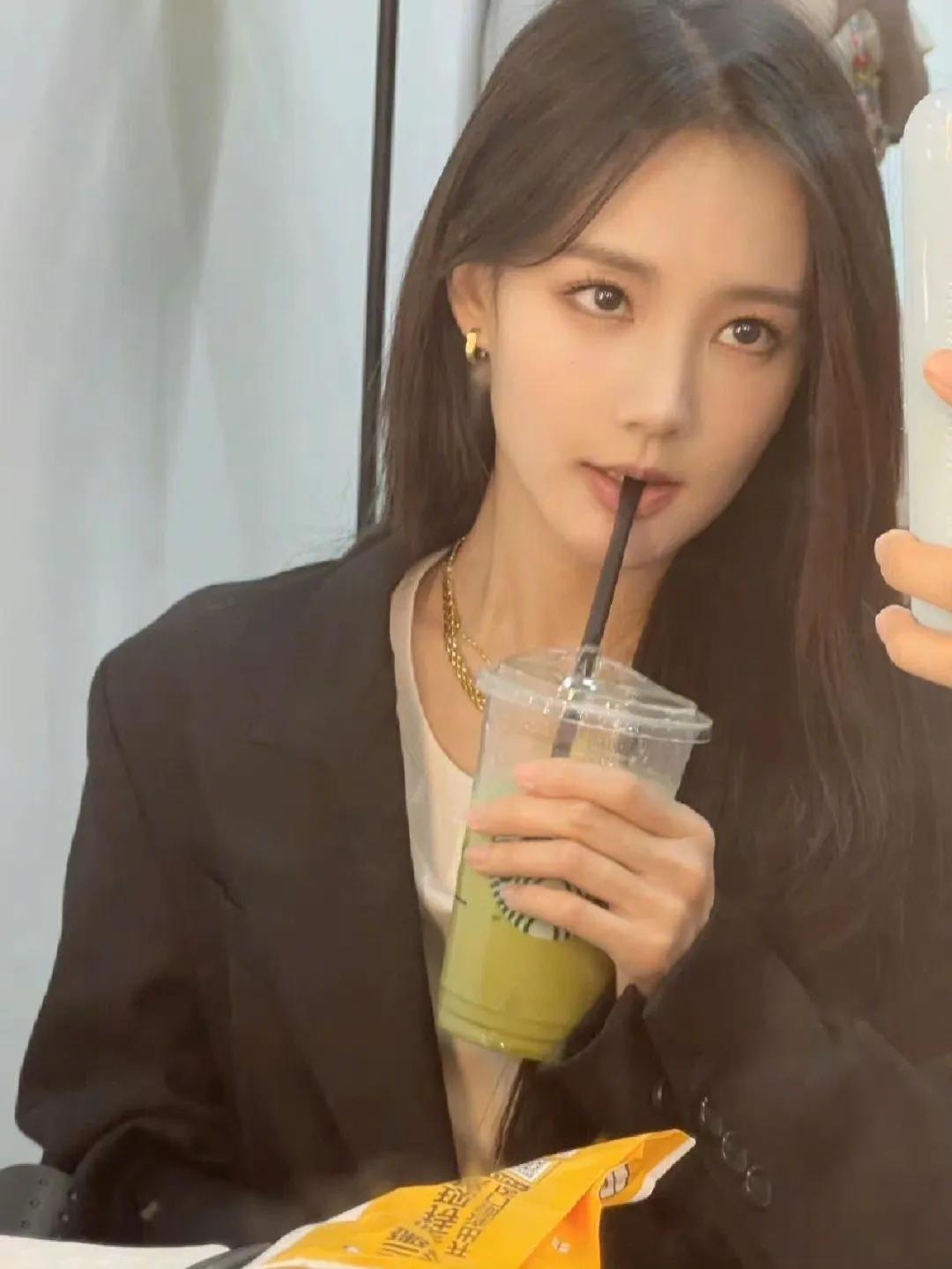 宝藏女孩李一桐