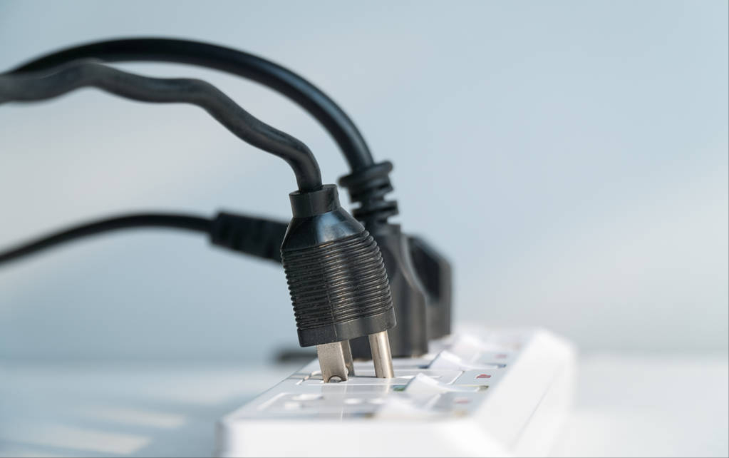電線插頭根部斷了怎么辦？教你簡單修復一下，立馬就變得非常耐用