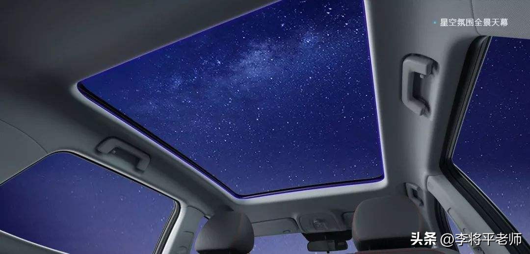 倒水打伞贴报纸，新能源车的天幕玻璃为何这么坑？车企：省钱啊