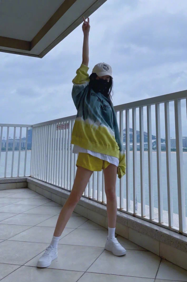 杨幂的少女感穿搭请收下