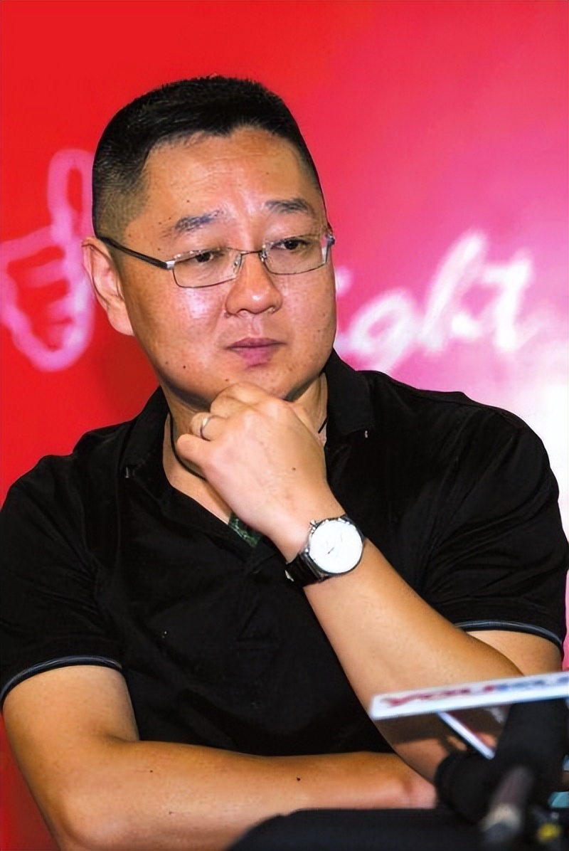 同为《今日说法》主持，撒贝宁成央视红人，张绍刚却在网综混饭吃