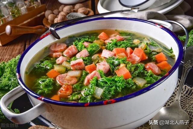 春天最适合吃6菜3果，含有大量维生素e和维生素c，多吃也不胖