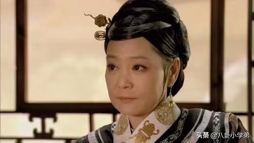 女神老了！6位女星白发照曝光，叶倩文满头苍白，高圆圆头顶斑驳