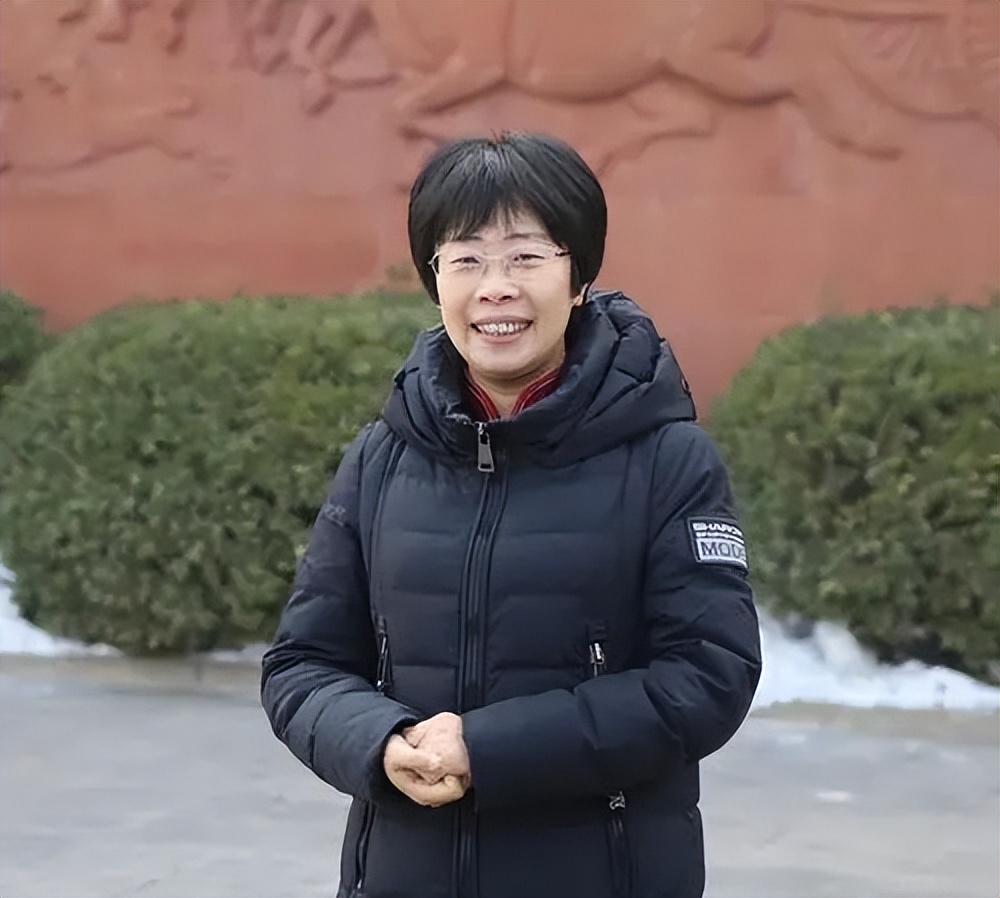 47岁不婚，却坚持追求白头偕老的婚姻，蒙曼老师有理性的女权主义