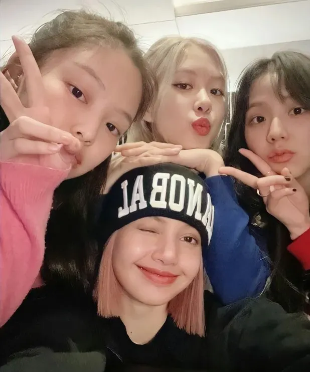 BLACKPINK LISA是如何感染上新冠的;TWICE会进入1位候补吗?