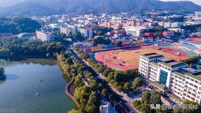 湖南师范大学与南京师范大学对比，两所211师范高校，哪个更强？