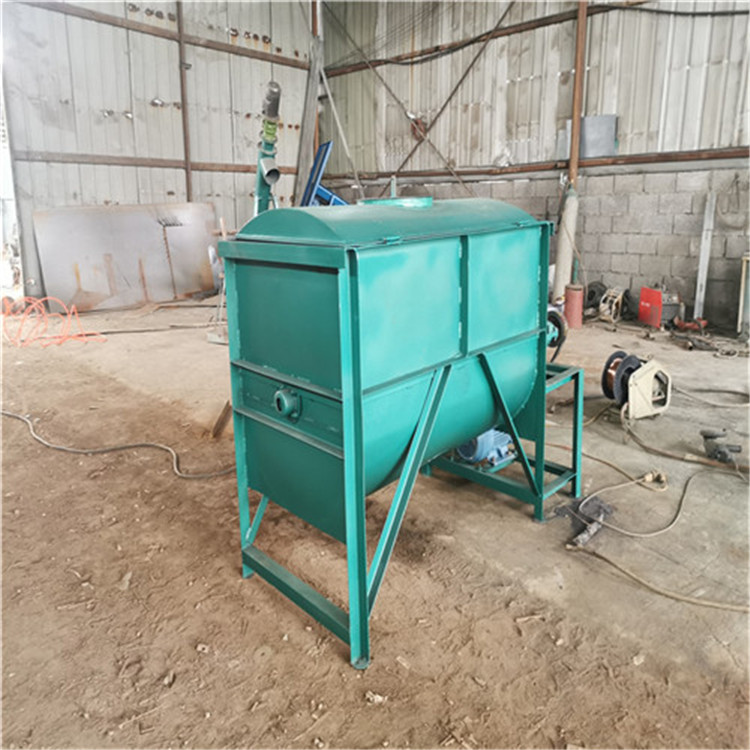 飼料粉碎攪拌機(jī) 臥式混合機(jī)的結(jié)構(gòu)特點(diǎn)