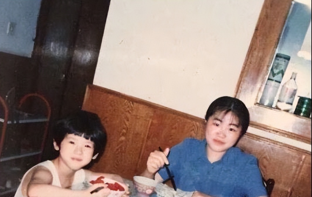 章泽天，嫁给刘强东7年，她的聪明让人刮目相看