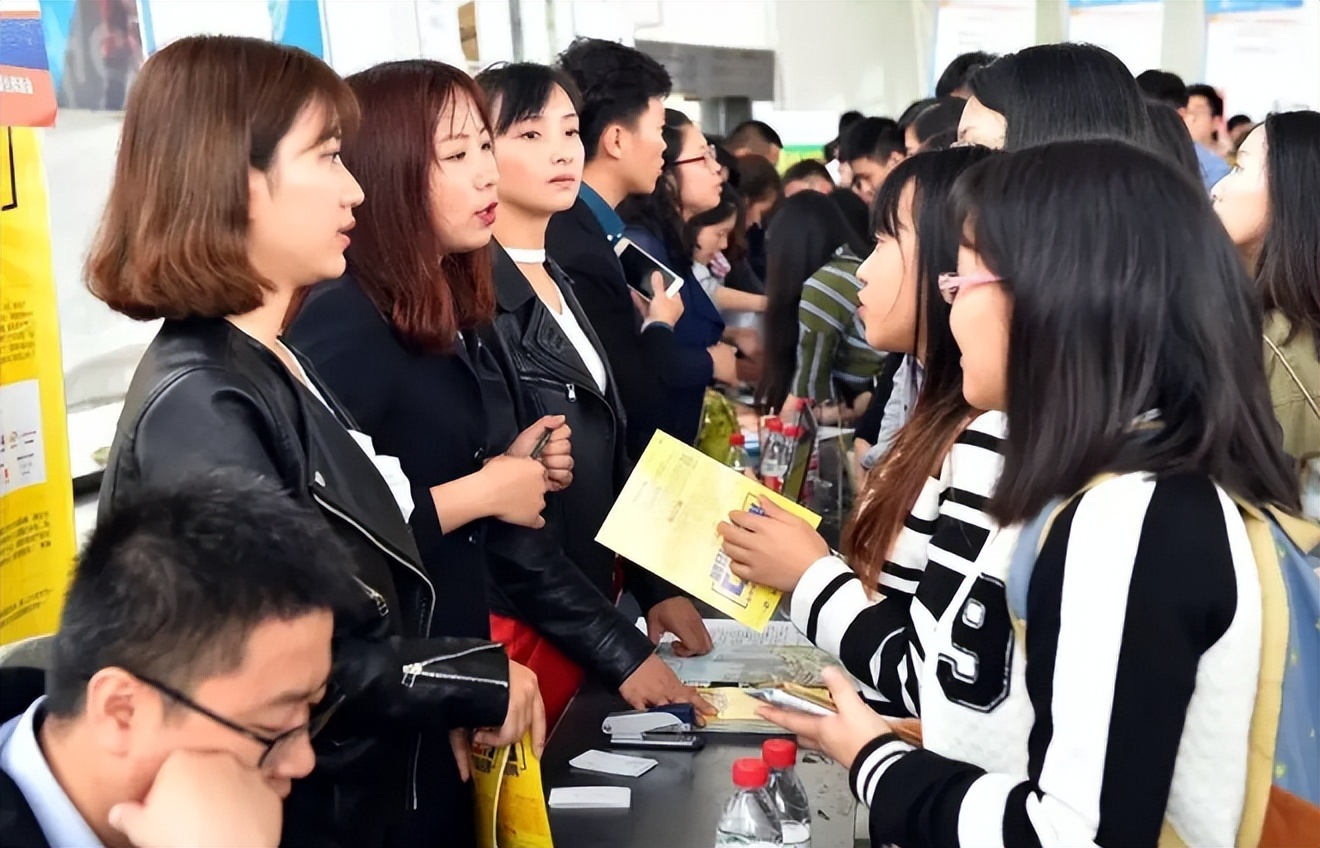 高考填报志愿，学会计的3个好处和2个弊端，考生需提前知晓