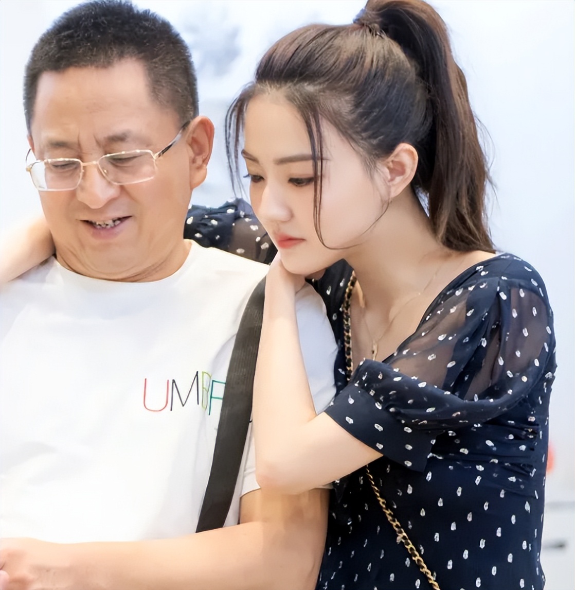 “背景强大”徐璐：14岁遭杨幂嫉妒，年仅27岁坐拥上亿身家