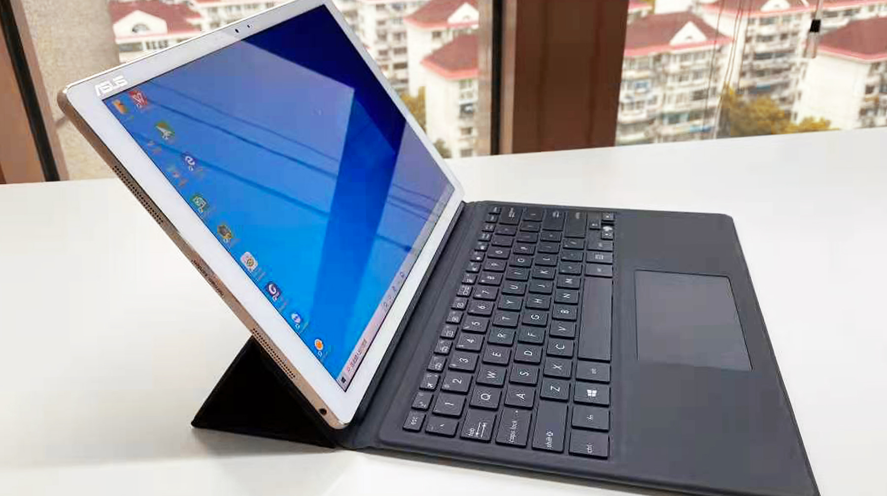 比笔记本电脑便携好用，这款华硕平板，2.8k屏幕娱乐体验出色