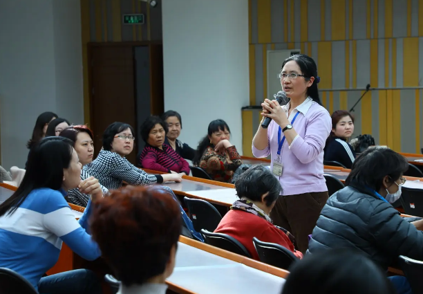 985高校副教授晒年薪，实际金额引热议，网友：我就赚了个公积金