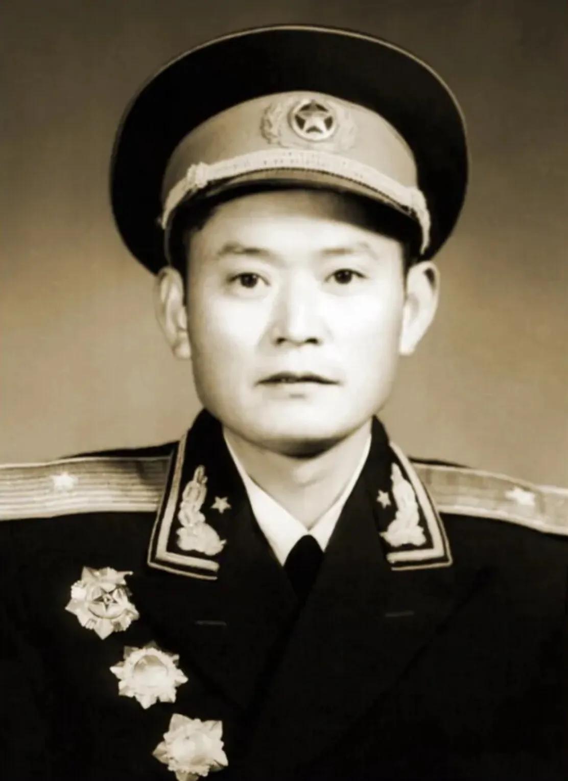 1957年9月27日,出任中国人民解放军沈阳军区第38军军长(38军已从朝鲜