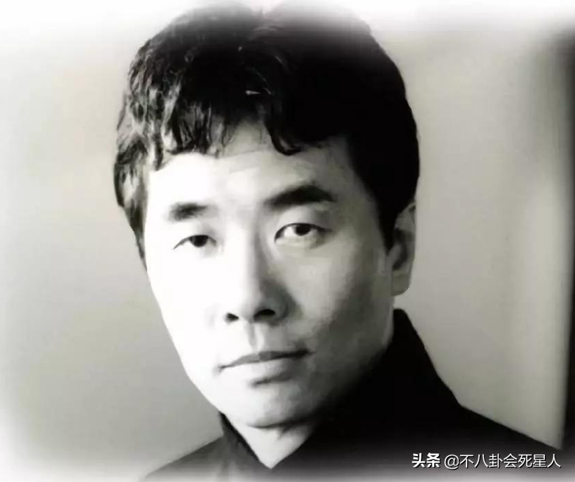 粘贴九首歌曲，皮肤失败，精神障碍，未婚生活，银杏的幸福