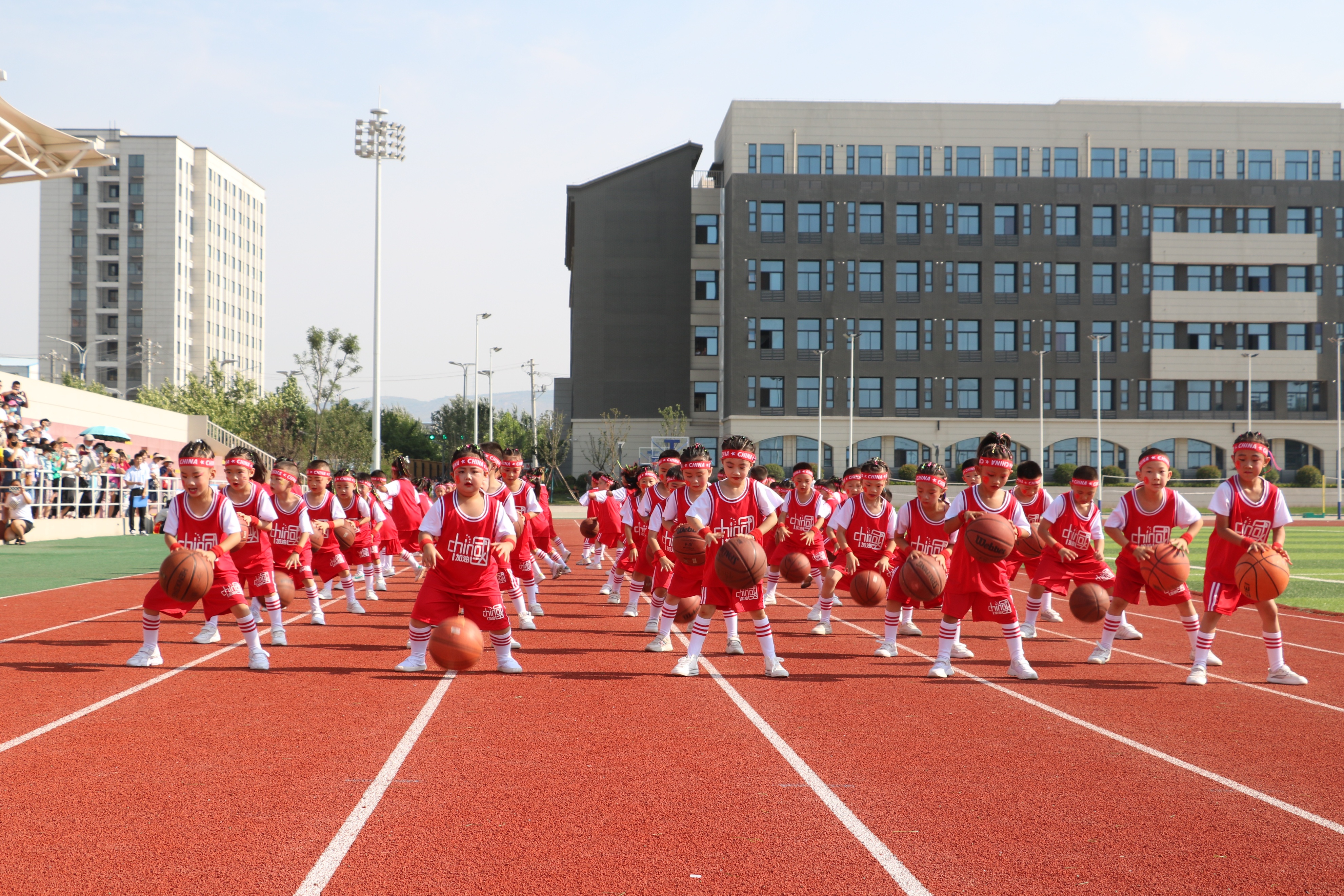 铜川篮球比赛哪里有(庄里试验区第一届“建材杯”篮球邀请赛开幕)