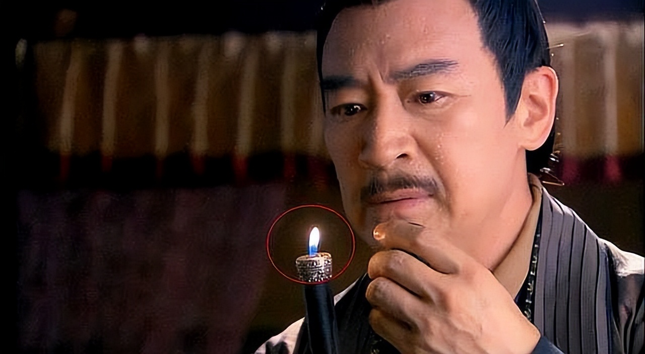 从心所欲的影视穿帮，球鞋露脸，枪抢C位，更过分就是包包