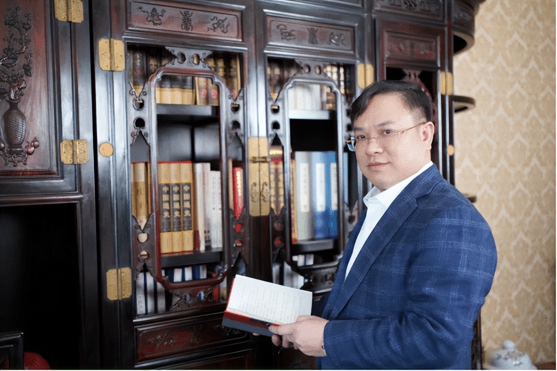 2022年，圈钱196亿！专坑中国人钱包的“亿万富翁”，连夜跑路了