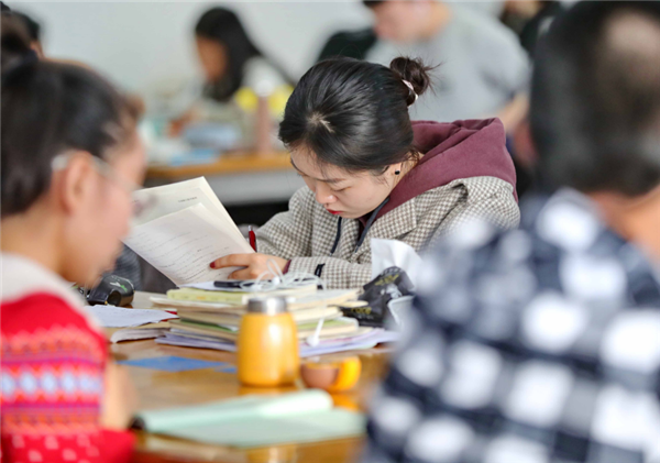 过来人“辛酸史”：大四就考研和工作之后再考研，差别居然这么大