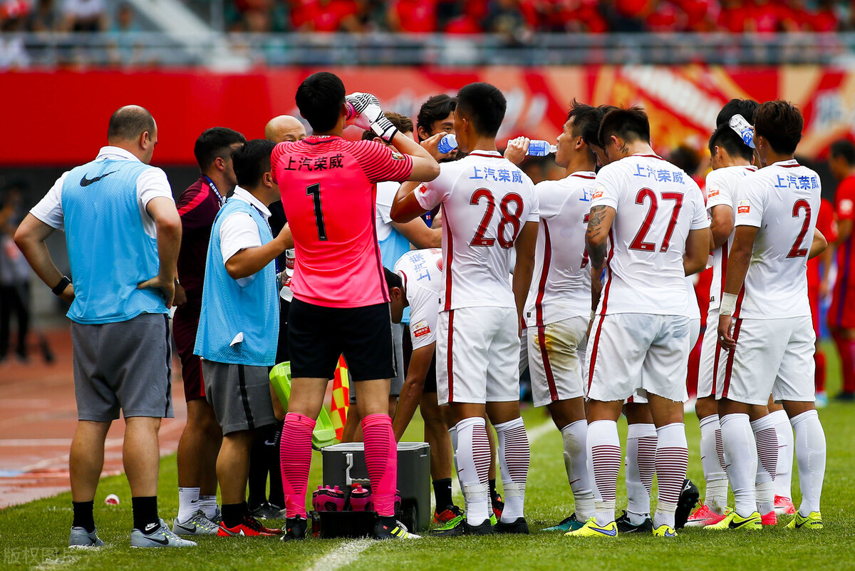 为什么要每四年举办一次世界杯(为什么大多数球员希望世界杯每四年一届呢？)