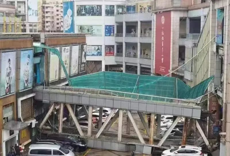 结构安全鉴定 不容忽视 || 东城世博广场天桥突发坍塌