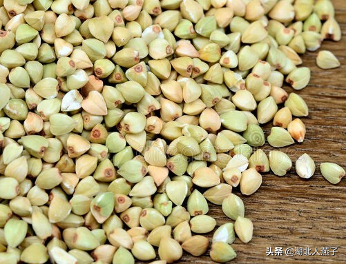 45岁以后的中年人，多吃3谷3菜2肉，高钾又高钙，让你精神精力好