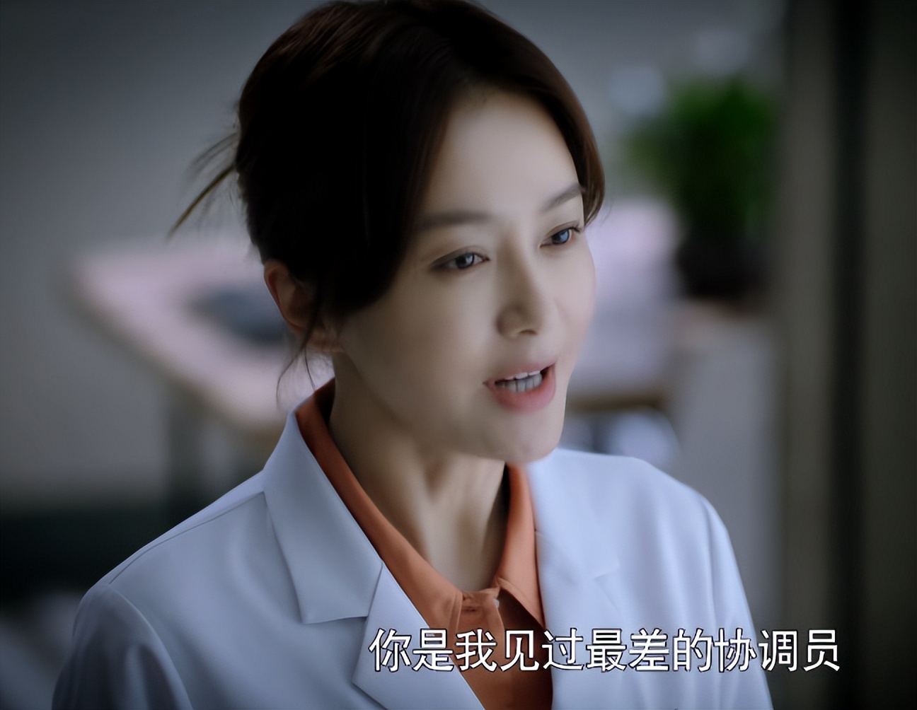 播出2集，收视率爆了！秦岚一出手，就给央视带来了“王炸”