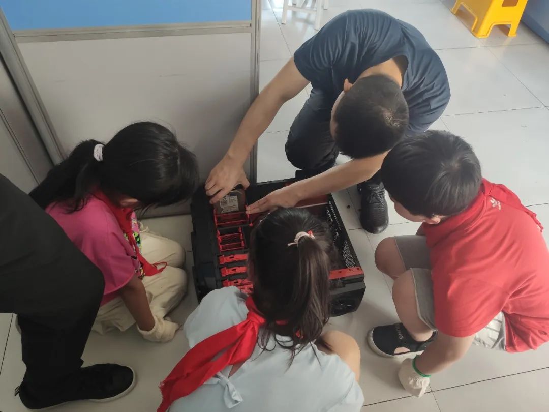 成都市双流区棠湖小学丨把“爱劳动”的奖章颁给棠小娃