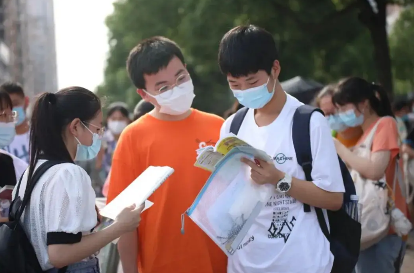 各省“高考人数”出炉，总数预计突破1100万，可谓几家欢喜几家愁