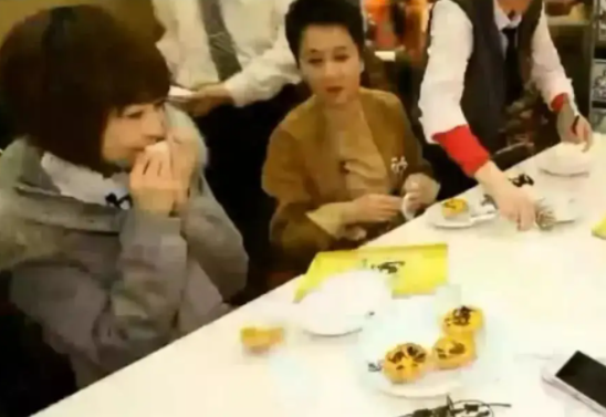 瘦到病态、整容成瘾，痴迷于少女人设，内娱的畸形审美太可怕