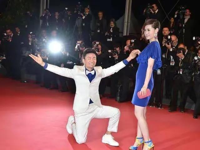 有种“整容”叫王宝强离婚，前妻马蓉变化不大，他却像换个人