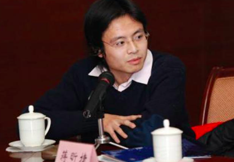 少年高考作文登人民日报！青年曝光“地沟油”！中年任阿里高层