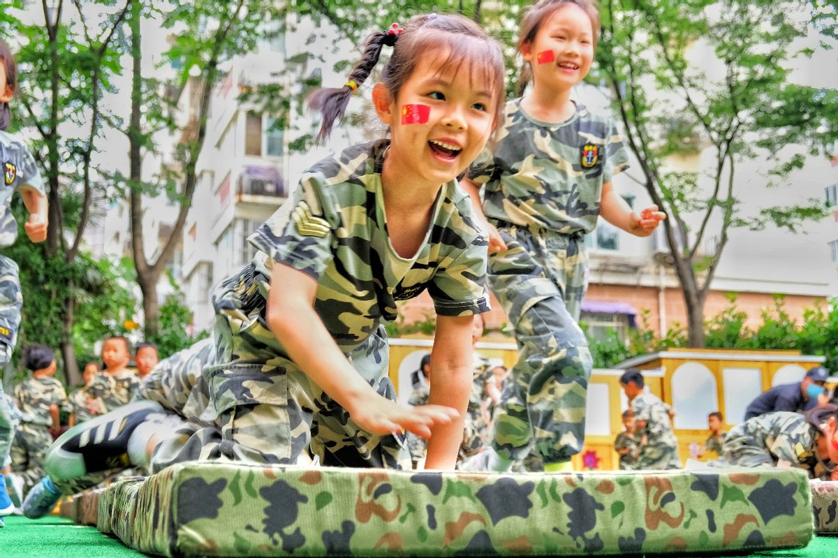 阳光小兵展英姿 童心共筑强国梦——南京市力联阳光幼儿园开展第三届“国防爱国主题教育”汇报活动