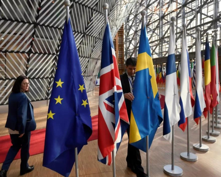 欧盟专员拿世贸组织压中国，要求允许其商品清关，外交部做出回应
