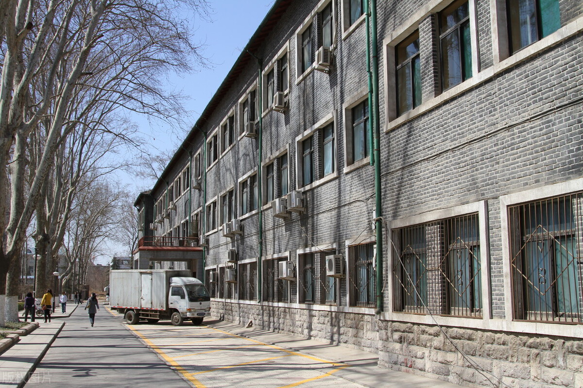 2022可通过捡漏上名校的分校，收分略低，而且毕业证没有区别